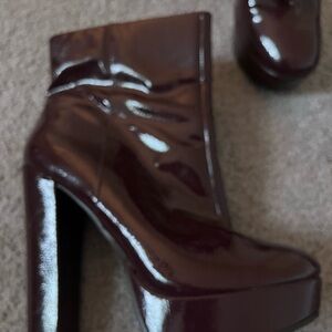 Gorgeous boots just in time for fall!!!